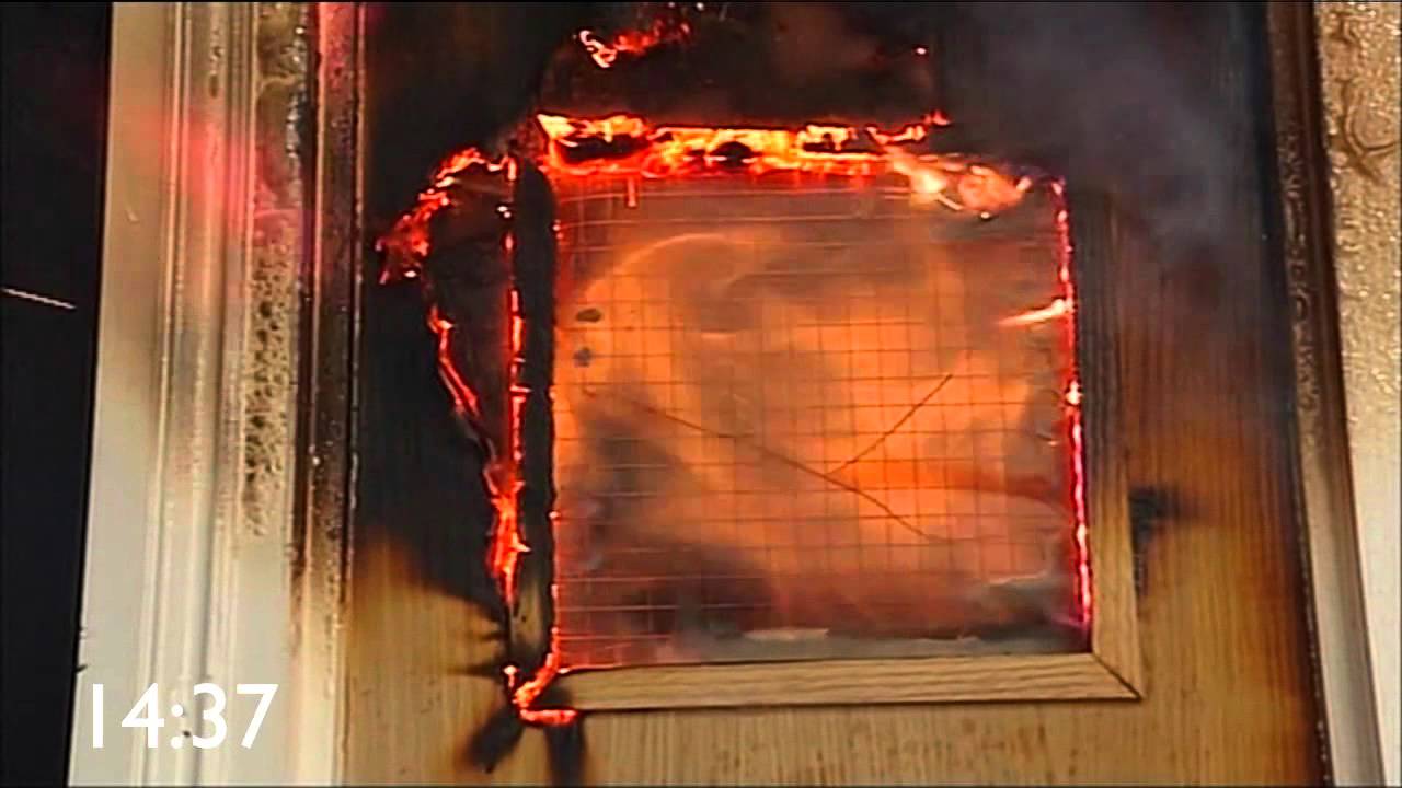 Lorient comparative, indicative fire door test.