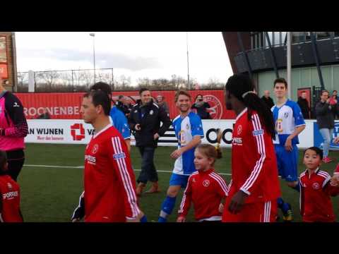 Samen met het 1ste van Sporting Almere het veld op