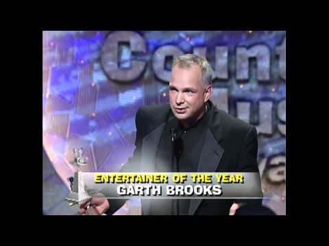 Garth Brooks Wins Entertainer of the Year - ACM Awards 1999
