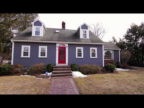 74 Virginia Road, Concord MA - A Crisp Sun-Splashed Interior