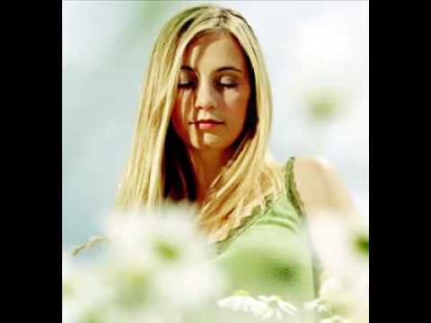 Cara Dillon vs Heatbeat - Black is The Paradise (Chochicho Mashup)