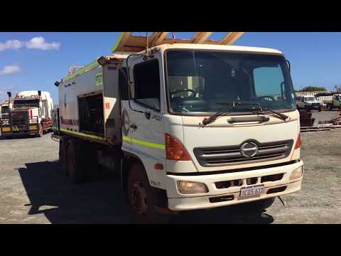 MR0041 - 2007 Hino FM1J 6x4 Service Truck