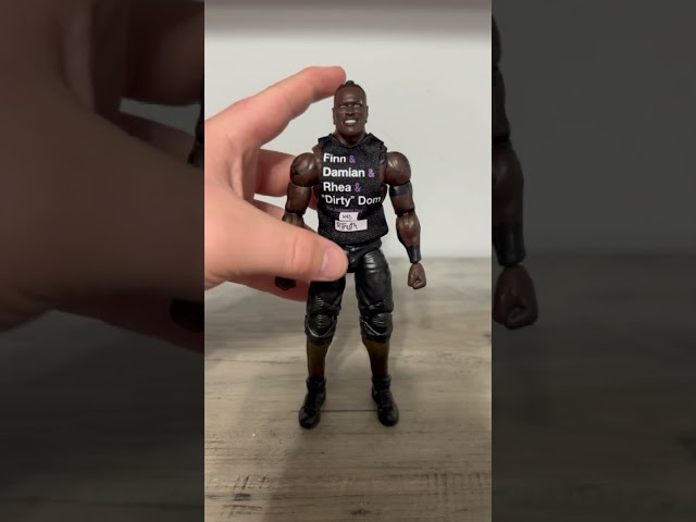 Vídeo relacionado con Mattel WWE Elite Series115 R-Truth Figura de acción y accesorios, figura de acción coleccionable de 15,24cm con 25puntos de articulación y manos intercambiables, JCJ01