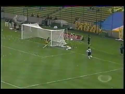 Falla de Kalusha Bwala vs Cruz Azul
