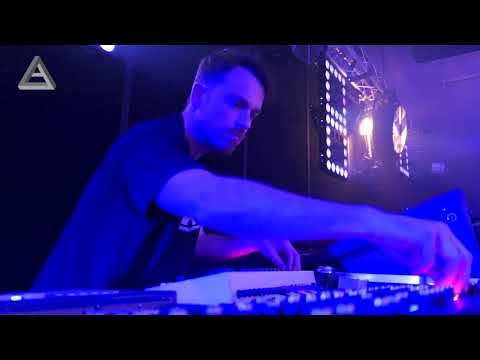 Head Front Panel (live) | Vault Sessions III