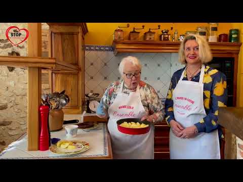 image video : Mamie Lulu cuisine une tatin de boudin aux pommes