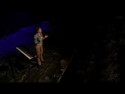 MUSIKKABARETT Vierstimmiger Jodel mit dem Publikum an der Solothurner Mundartnacht