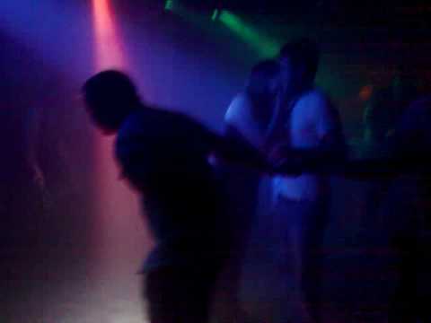 Royley Finger Wagging on Dbs Dancefloor!