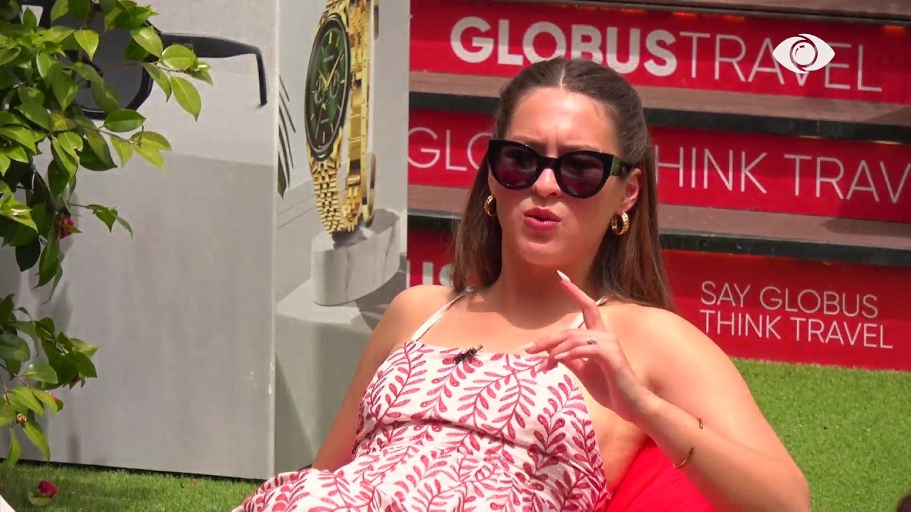 Juli: Ti je dyfytyrëshe/ Françeska: Nuk jam, ndryshe nga ty…