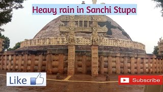 preview picture of video 'Heavy rain in sanchi stupa..'