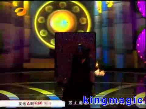 Fire Gloves - wholesale magic tricks www.king-magic.com