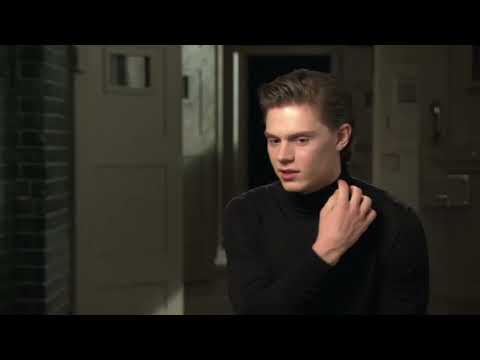 Evan Peters scenes in American Horror Story Asylum - Behind the Scenes
