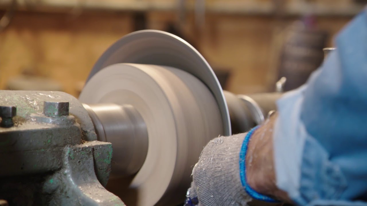 » Turning metal on a lathe