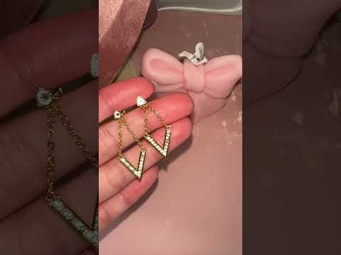 Product video thumbnail