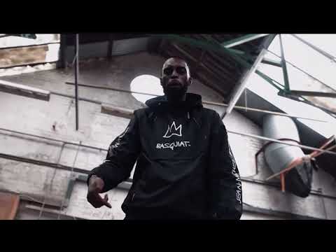 Marga S - Beauty in the Bando