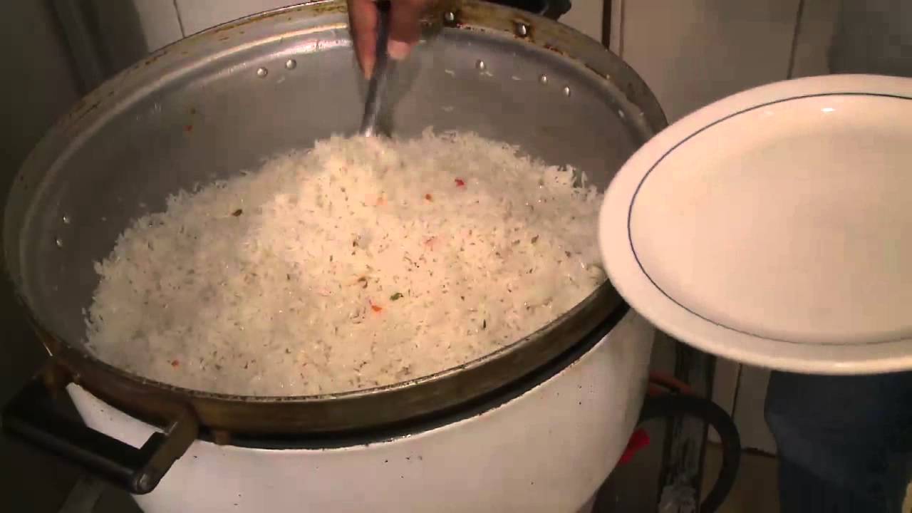 Bolsa de arroz de 2 kilos le saldrá ¢52 más barata en junio
