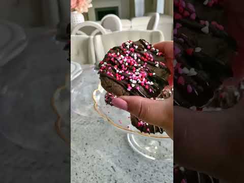 The Best Chocolate Fudge Cookie #chocolatedessert #baking #cookies #chocolate #recipe #easyrecipe