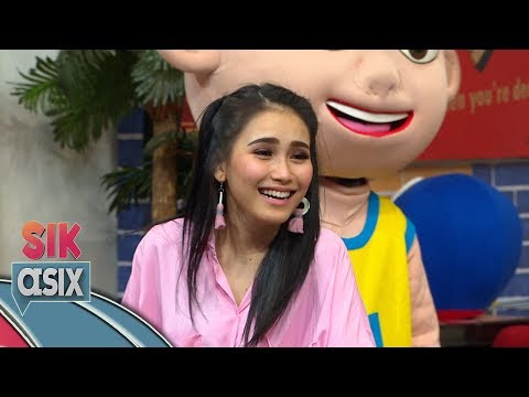 Ayu Ting Ting Ngakak Lihat Semua Penonton Joget NGIK NGIK   - Sik Asix (1/12)