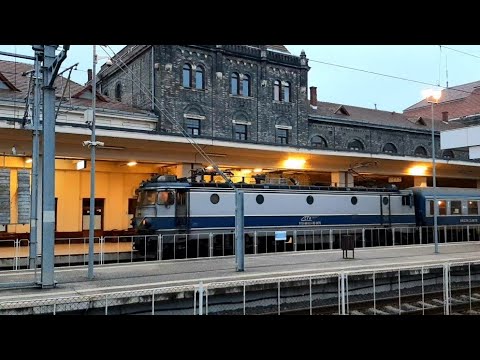 Diferite trenuri de călători de seară- Gara Arad- 23.11.2025
