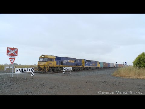 Pacific National 4AM5 Intermodal Freight Train In Rain (22/12/2022) - PoathTV Australian Railways