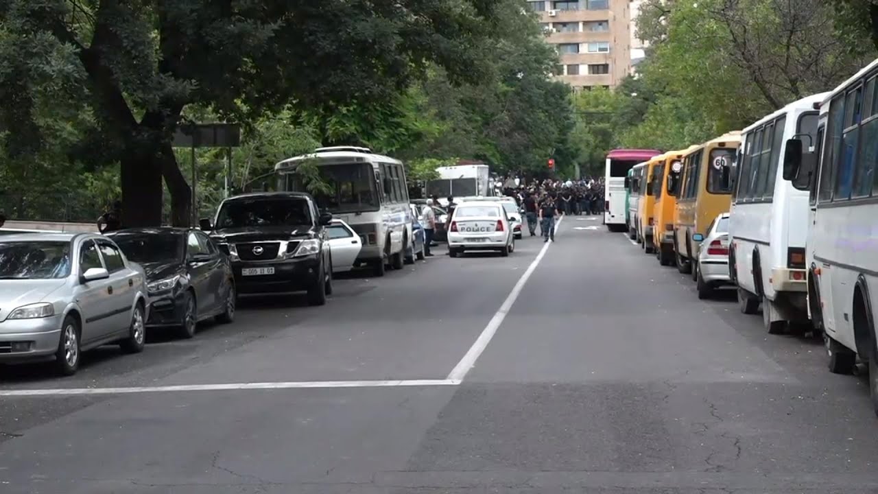 #Ուղիղ. Իրավիճակն այս պահին ԱԺ-ի տարածքում