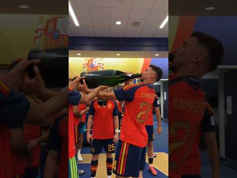 احتفالات لاعبي إسبانيا خرجت عن السيطرة 😂🇪🇸🔥#shorts #funny #viral