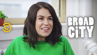 Exclusive - Behind Broad City - Sliding Doors