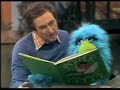 Classic Sesame Street Bob Helps Maurice Monster Read