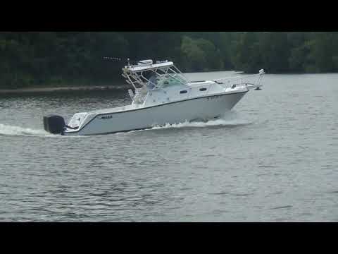 2001 Mako 293 walk around