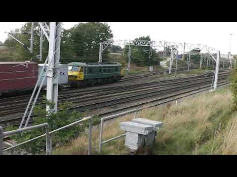 90046 4M81 Felixstowe – Crewe BH at Casey La on 14-10-11