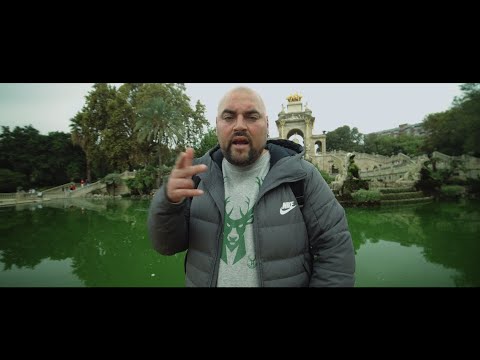 Gilly Man Giro - Walk Away [Official Video]