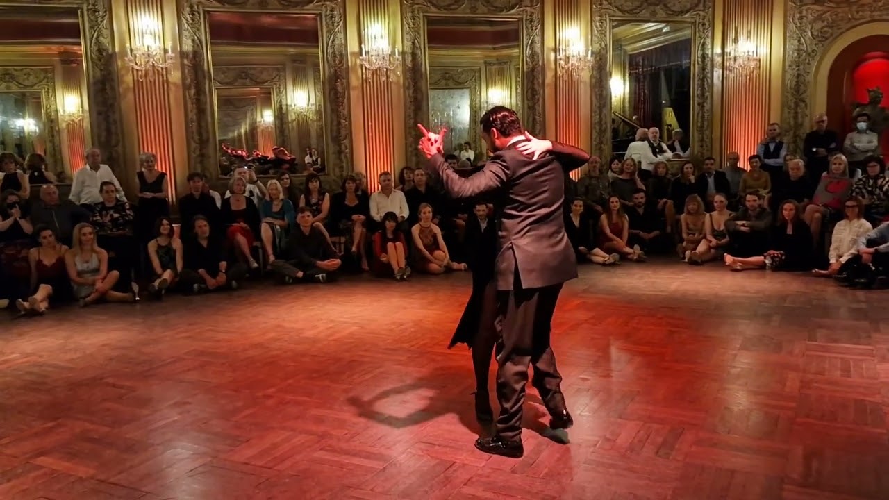 Facundo de la Cruz e Noelia Hurtado no  15° Festival de Tango do Porto,  em 22/04/22.