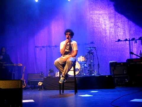 download lagu mp3 mp4 Arctic Monkeys Christmas Song, download lagu Arctic Monkeys Christmas Song gratis, unduh video klip Arctic Monkeys Christmas Song