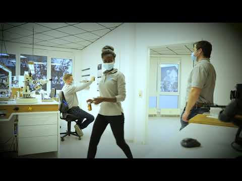 Ein kleiner Video-Weihnachtsgruß direkt aus dem Dentallabor...