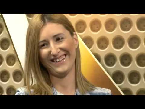 Dzejla Ramovic i Naida Beslagic   Splet pesama   live   ZG 5 krug 1415   28052015 EM 390