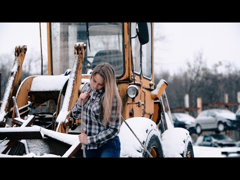 SHAGGY SOLDIERS - HOLDING ON (OFFICIAL MUSIC VIDEO)