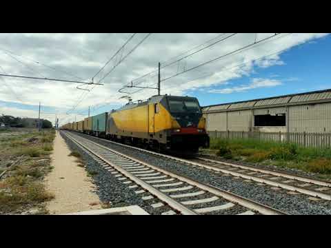 Treno container in transito