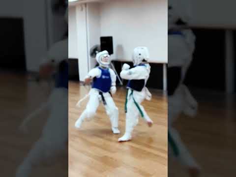 空手足技「半月蹴り」小4男子 硬式空手組手稽古 #koshikikarate #硬式空手