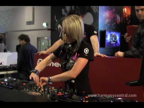Pioneer DJ Set with DJane Coco Fay