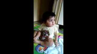 Это просто чудо какое-то)))) Маленький Чайтанья :) ))) вот так нужно хотеть воспевать Святые Имена!