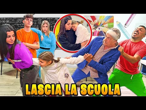 ILARY VA VIA DA SCUOLA CON MAMMA LOREDANA PERCHÈ IL BULLO LE RUBA LA MERENDA E SI ARRABBIA!