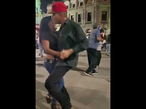 "No se va" video original, pareja bailando la canción de Grupo Frontera - #Viral