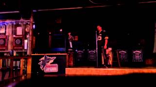 Help Me Understand in the style of Trace Adkins