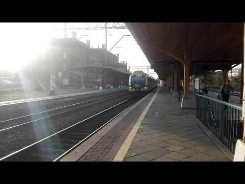 Wrocław Nadodrze - Odjazd - EN57AKD-1937 jako D7 KD 69775/4 "ŁAZIENKA PLUS" do stacji Wrocław Wojnów