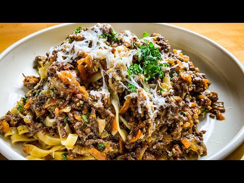 Ragù alla Bolognese selbstgemacht | so macht es der Profi Koch | Rezeptvideo by Bernd Zehner