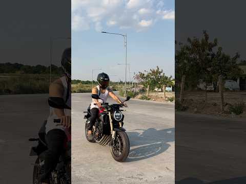 Test driving this 2024 Honda CB650R E-Clutch #cb650r #automobile #motorcycle #honda #motovlog