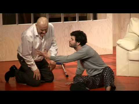 KOTKA NA GORĄCYM, BLASZANYM DACHU