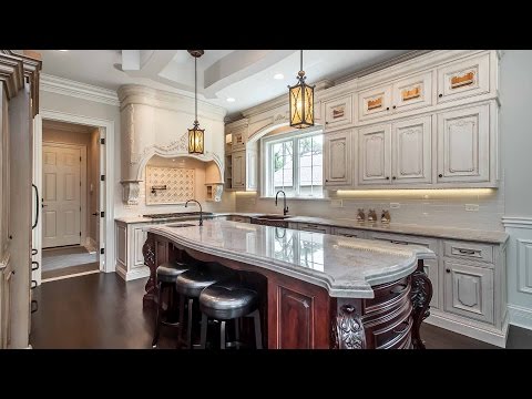 A builder’s own handcrafted home in Glenview