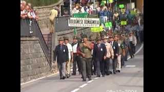 preview picture of video 'Raduno Alpini a Monzuno 2004 - (2° parte ) La sfilata.'