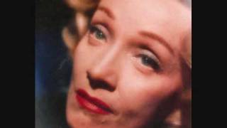 Musik-Video-Miniaturansicht zu Je tire ma révérence Songtext von Marlene Dietrich